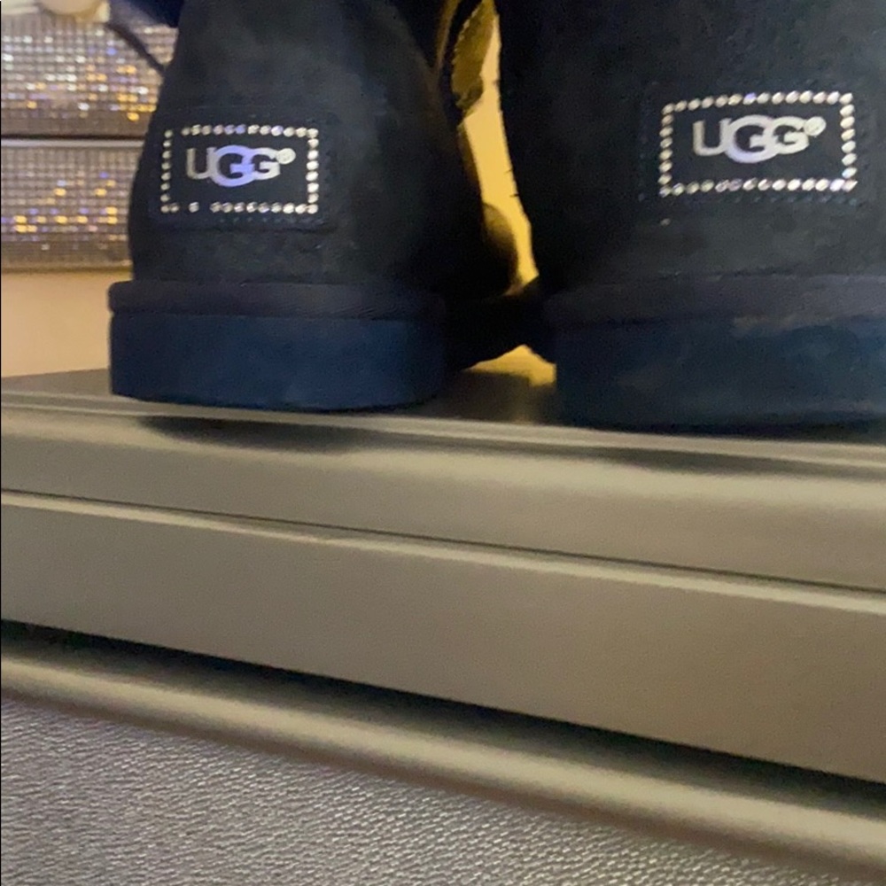 UGG - Picture 5 of 7